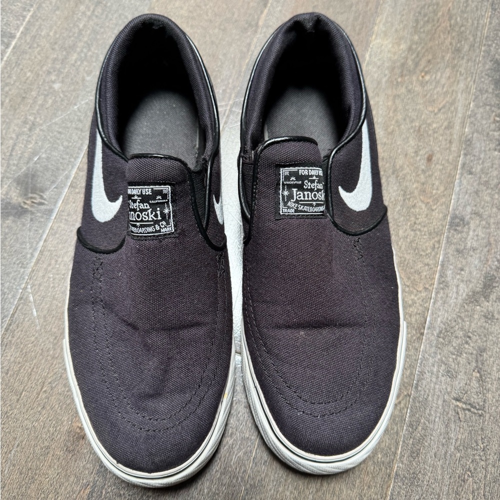Nike Stefan Janowski Slip On Black Sneaker Size: 6Y Women’s 7.5 Men’s 6
